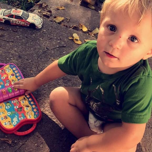 Meet your Posher, Abigail - Picture 1 of 1